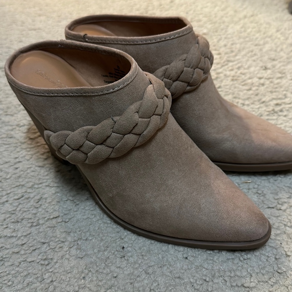 Universal threads mules/clogs/bootie